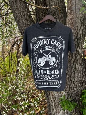 🖤 Johnny Cash “Man in Black” Graphic T-Shirt – Size Small – Vintage Style